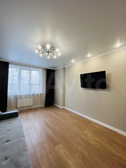 2-к. квартира, 70 м², 2/8 эт.