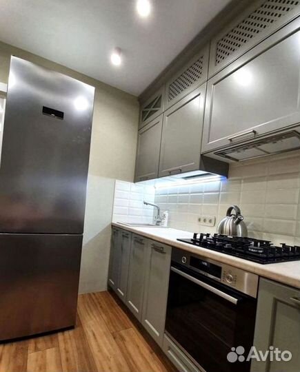 Кухня до потолка