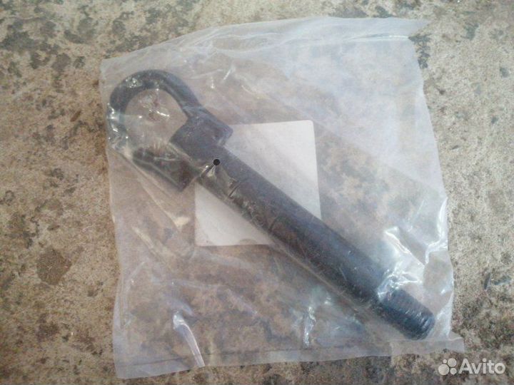 Петля буксировочная Mazda 3 BK Z6 2004