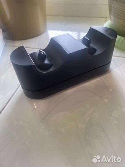 Оригинальна зарядная станция PS4
