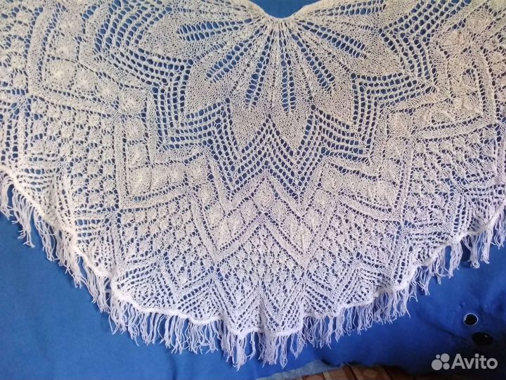 Шаль, косынка вязанная спицами, ручной работы