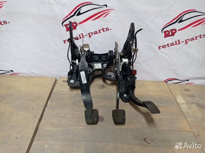 Педальный узел Opel Astra J хэтчбэк a16let 2011