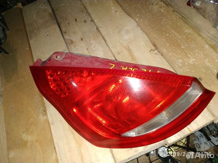 Фонарь задний левый Ford ford fiesta (2008)