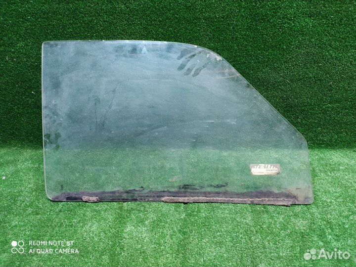 Стекло двери переднее правое Газ Волга 3102
