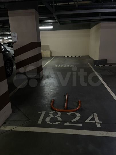 Машиноместо, > 30 м²