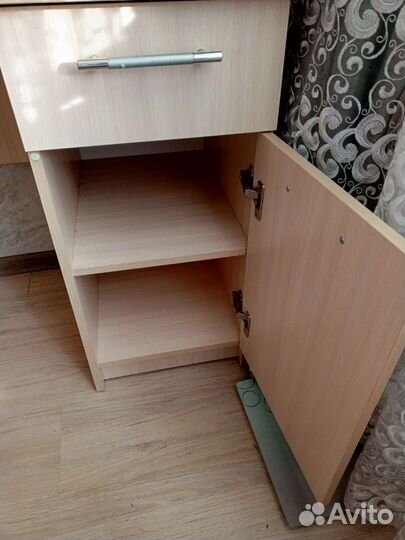 Письменный стол