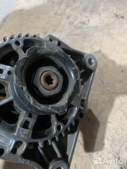 Генератор peugeot 206 1.6л Valeo