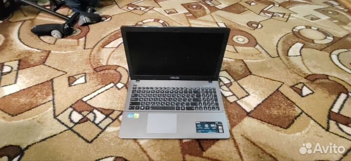 Ноутбук Asus x550