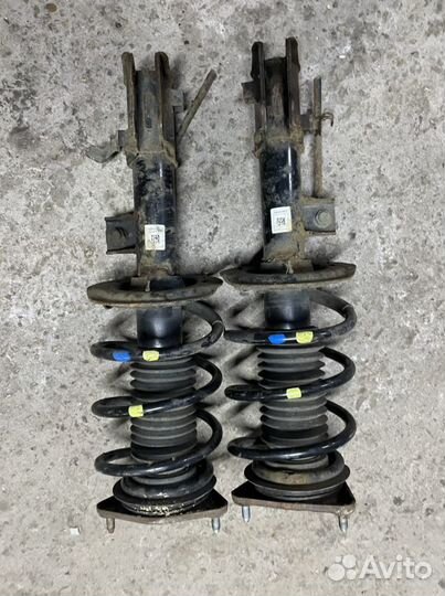 Стойка передняя правая Kia ceed 2