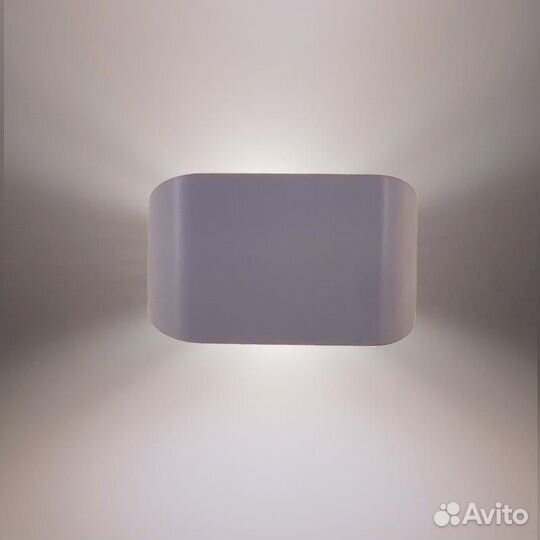 Двухлучевые фасадные светильники LED dance разные