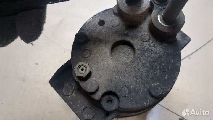 Компрессор кондиционера Volvo XC90, 2004