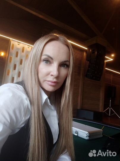 Крупье покер дилер