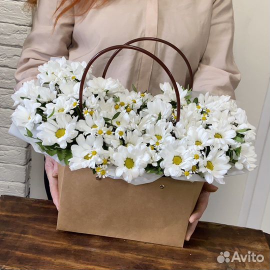 Букеты из хризантем и альстромерий