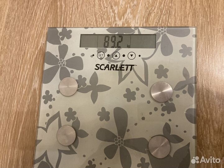 Весы напольные Scarlett