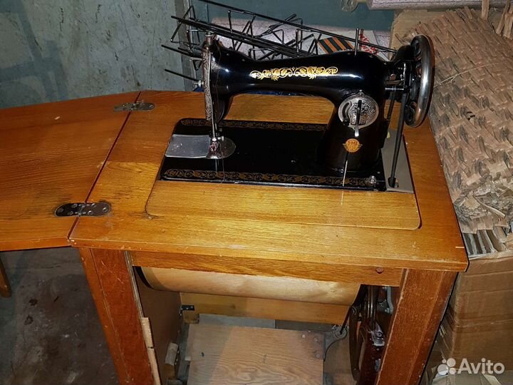 Швейная машина Подольск ножная