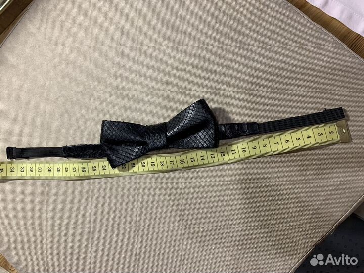 Бабочка из кожи питона