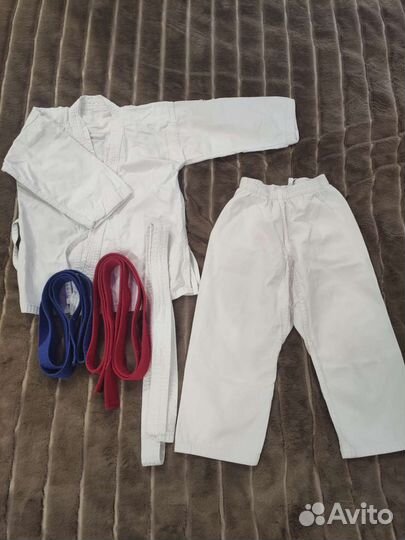 Кимоно для каратэ детское, пояса, перчатки