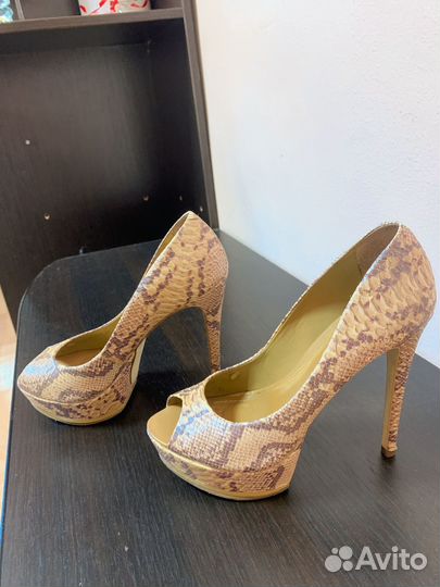 Туфли женские 37 размер бежевые