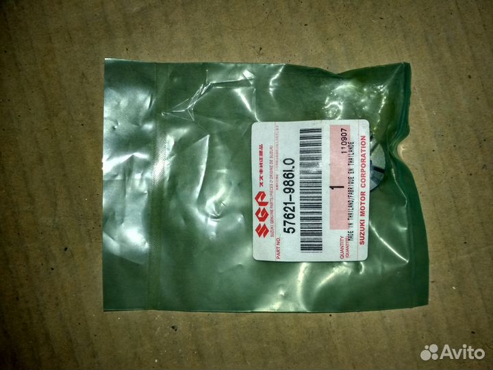 Фиксатор Suzuki 57621-986L0