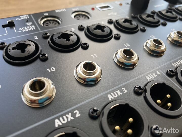 Микшерный пульт behringer xr16 (xair)