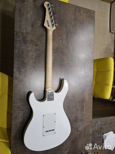 Электрогитара yamaha pacifica 012