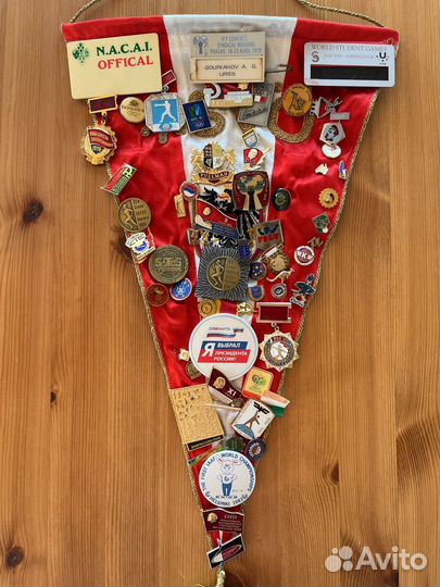 Продам значки