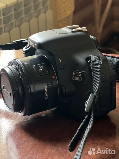 Зеркальный фотоаппарат