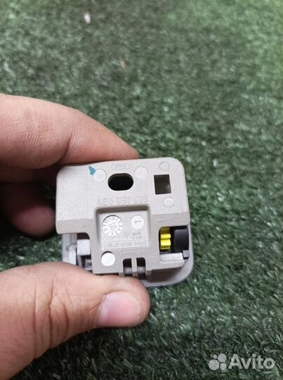 Крючок для одежды Audi Audi A8 4E 2002-2007