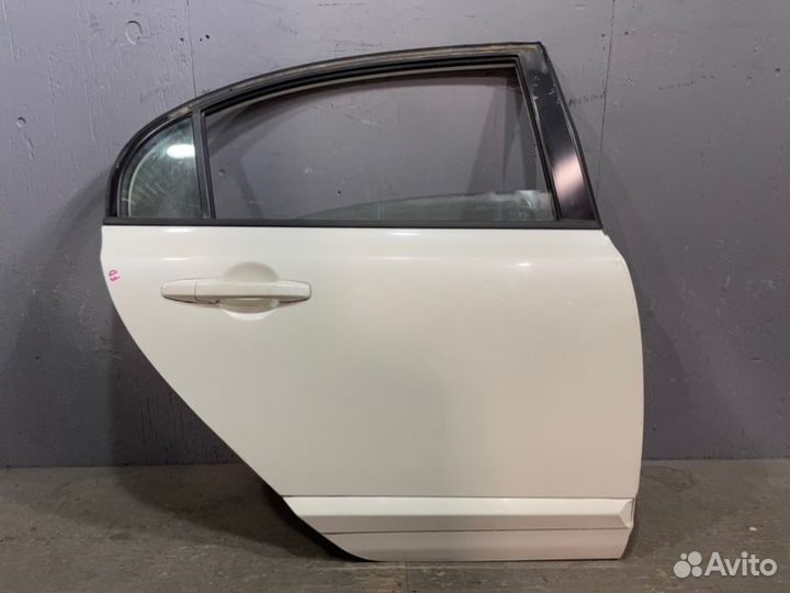 Дверь задняя правая Honda Civic 8 4D FD