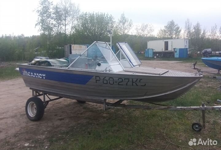 Продаю моторную лодку Салют 430
