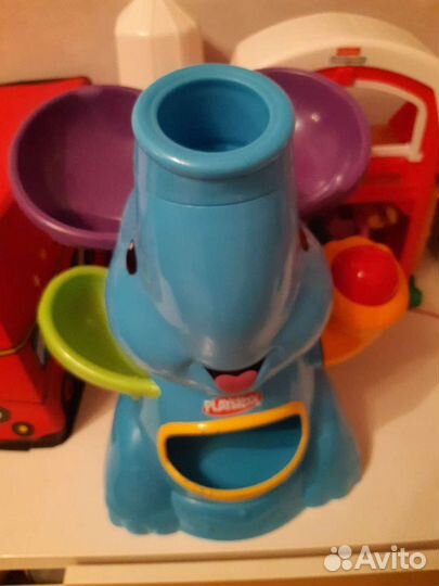 Игрушка Слон музыкальный