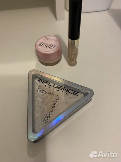 Тональный крем nyx