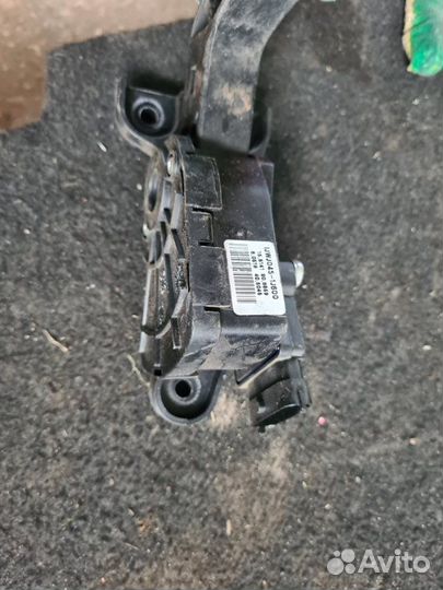 Педаль газа Hyundai Solaris 1 2012