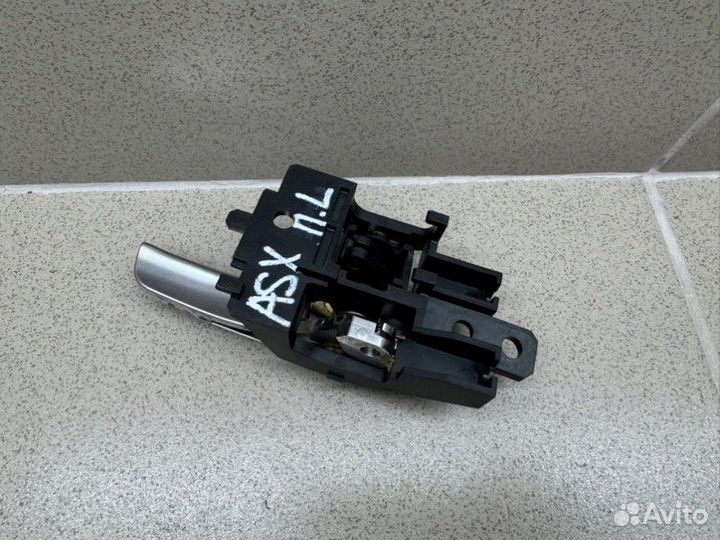 Ручка двери внутренняя передняя левая Mitsubishi