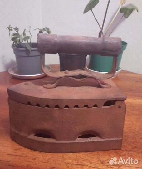 Утюг чугунный старинный на углях