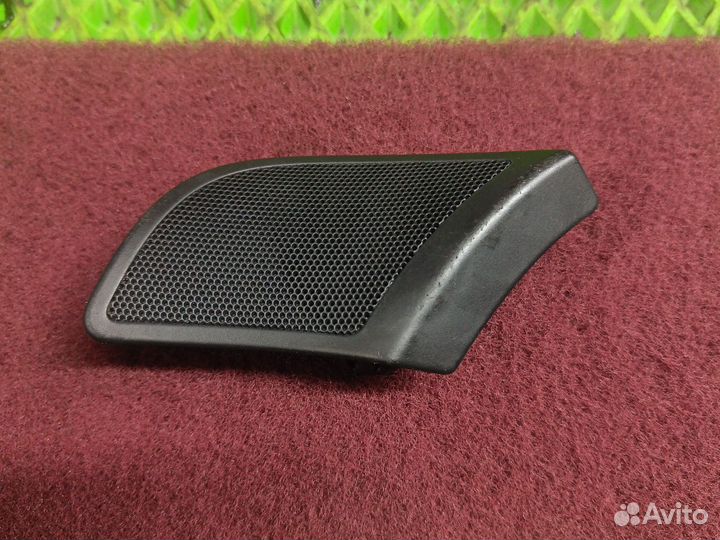 Крышка пищалка перед лево Audi A4 b6 8E0035423