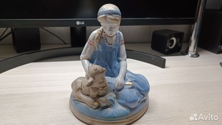 Статуэтка 