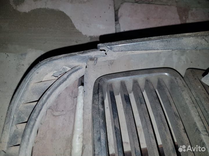 Передняя решетка BMW e28
