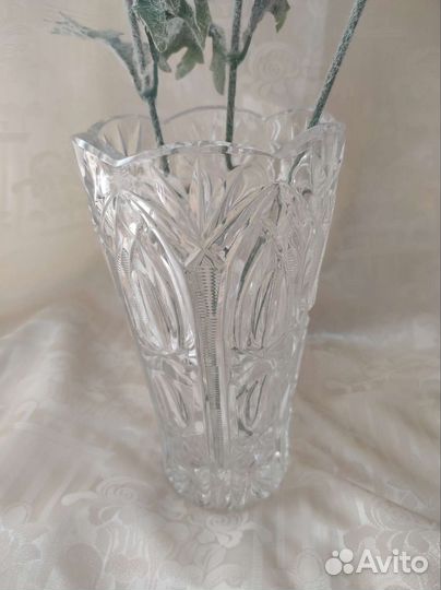 Вазы хрустальные, фарфор, керамика