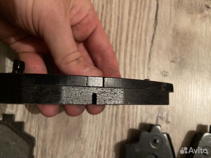 Передние тормозные колодки на Mazda 3 (2018