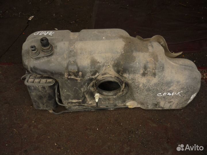 Топливный бак Шевроле Спарк 1