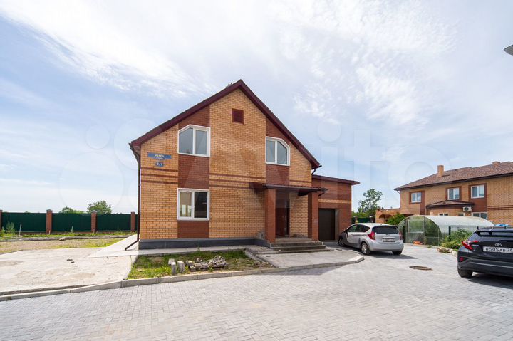 Коттедж 160 м² на участке 6 сот.