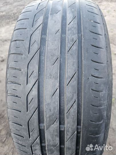 Bridgestone Turanza T001 215/50 R17