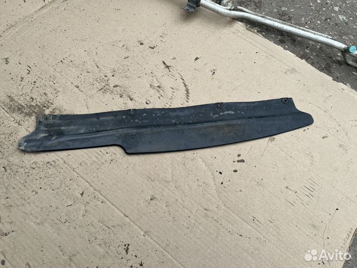 Пыльник радиатора Киа Рио 3