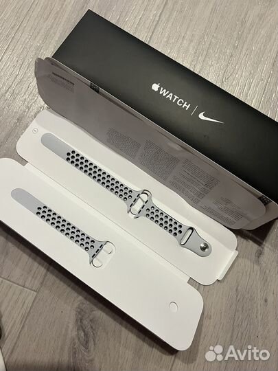 Часы apple watch se 44 mm nike