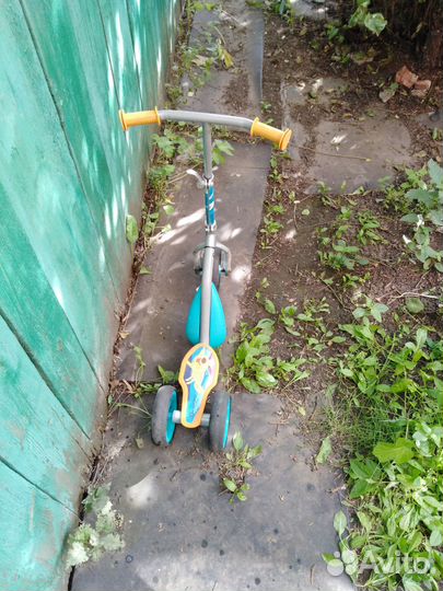 Детский Самокат бу трехколесный железо