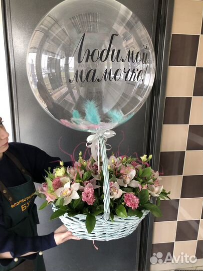 Корзина орхидей для самых близких