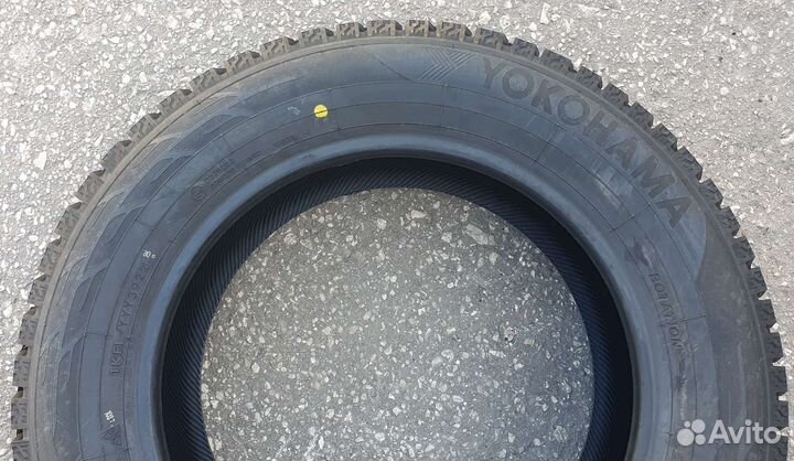 Yokohama Ice Guard Stud IG55 215/60 R16 99T