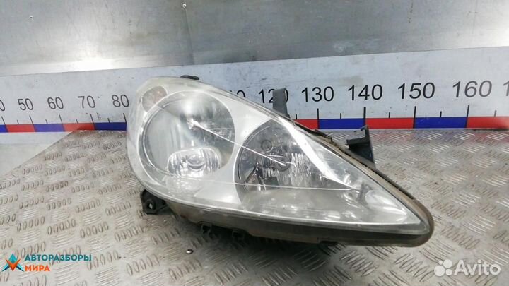 Фара правая Peugeot 307 2004