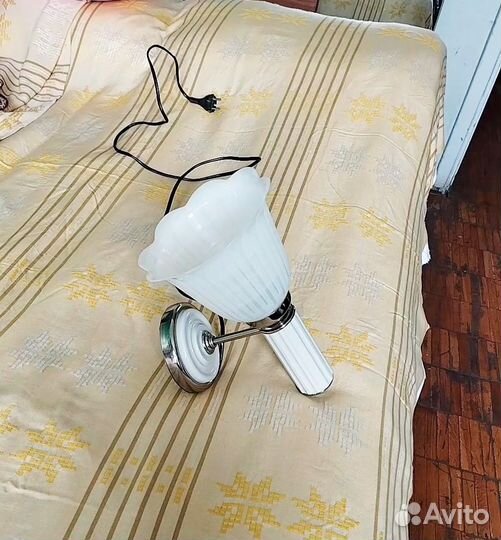 Светильники настольный и настенный бра